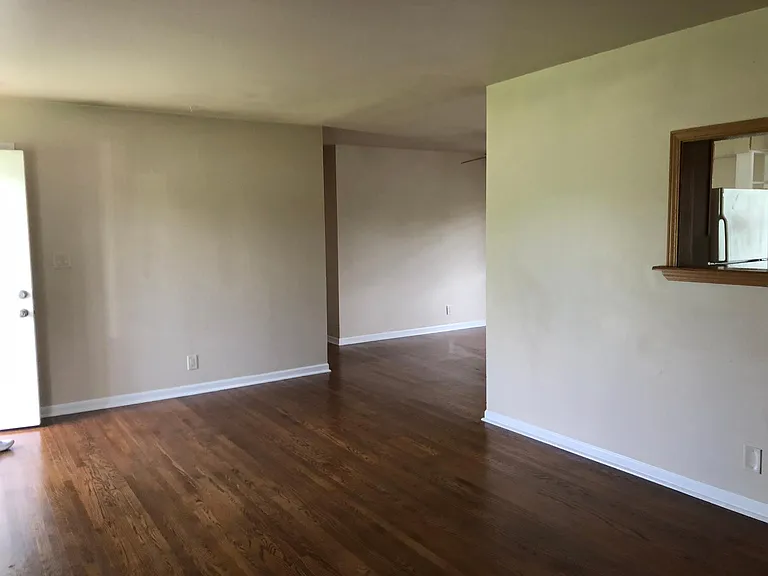 6927 Newburg Rd — Photo 11