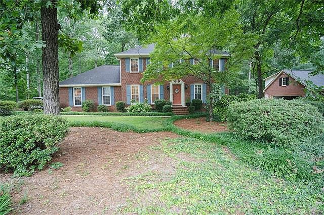 1st image of 2818 Oakhurst Dr