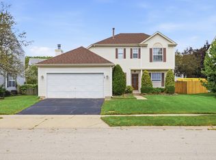 18 Truman Ln, Streamwood, IL 60107