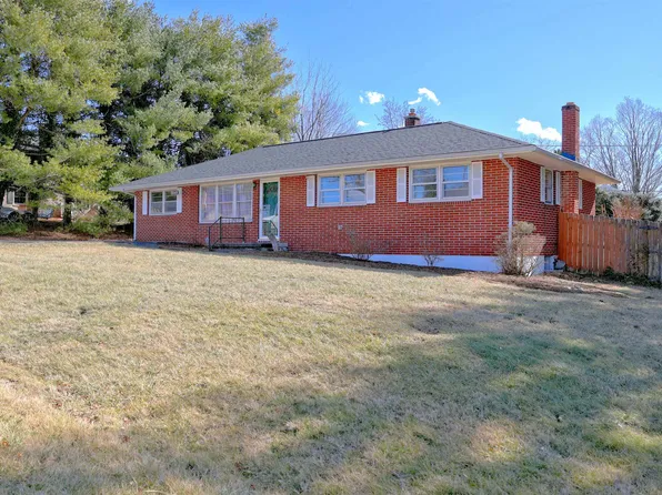 7849 Brandon Rd, Radford, VA 24141