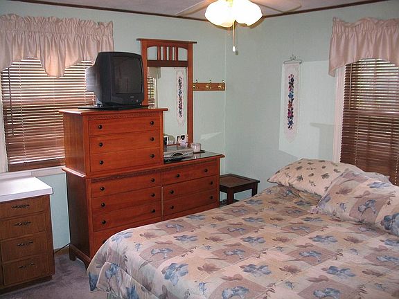 5th image of 8405 Kenwood Ave