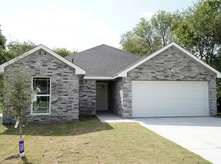 449 Chase Ave, Cleburne, TX 76031