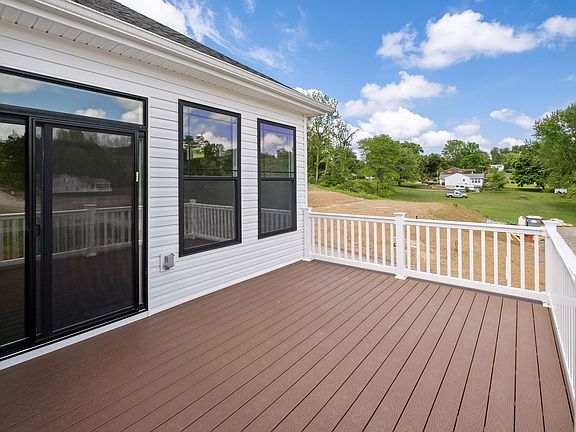 4th image of 1001 Lakeside Dr