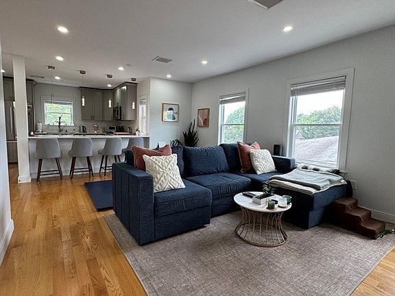 3rd image of 34 Park St #4