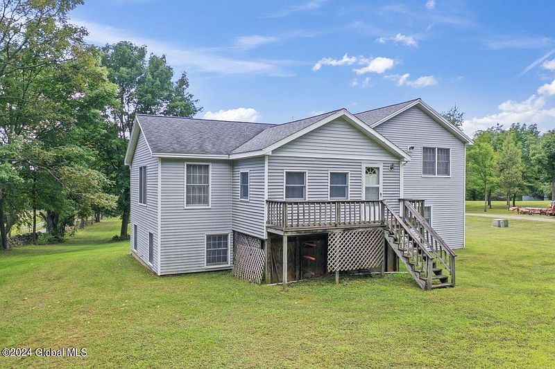 3rd image of 40 Skyview Meadows Lane