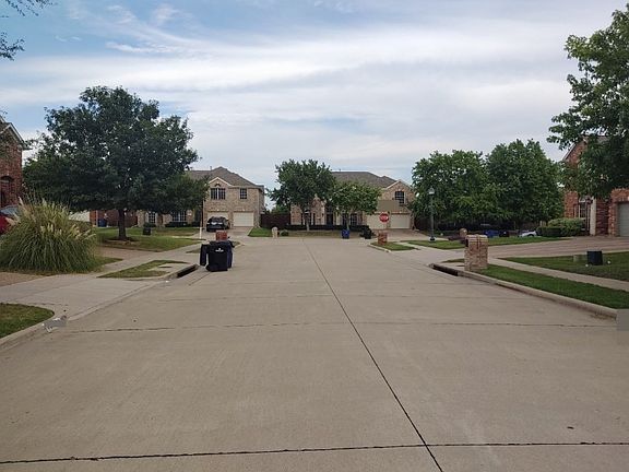 5th image of 15235 Regal Oak Ln