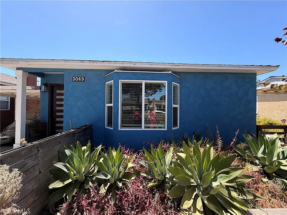 3069 Magnolia Ave