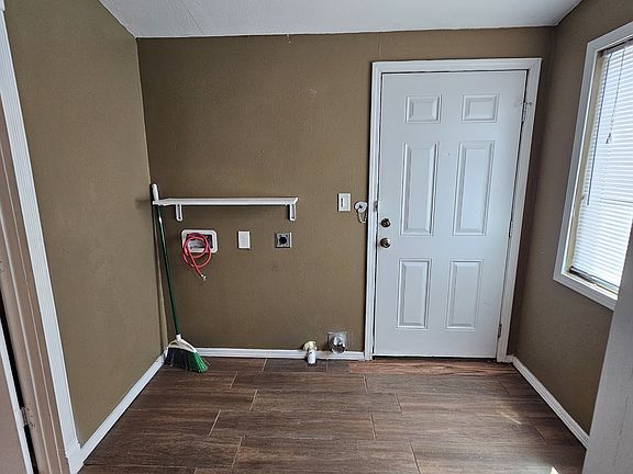 4th image of 2510 Riggan St
