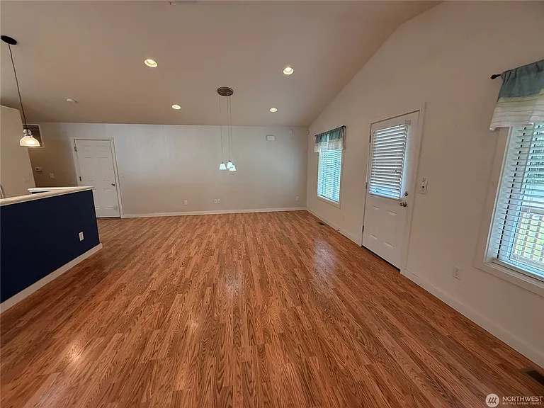 30511 M Pl — Photo 6