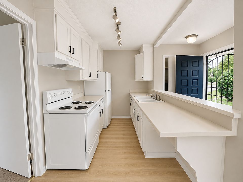 2nd image of 756 Ringgold Rd #1