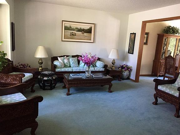 3rd image of 4645 Terraceview Ln N