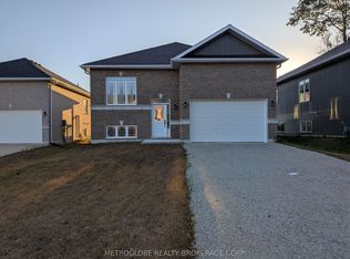 4 Joanne Cres S, Wasaga Beach, ON L9Z 0S2