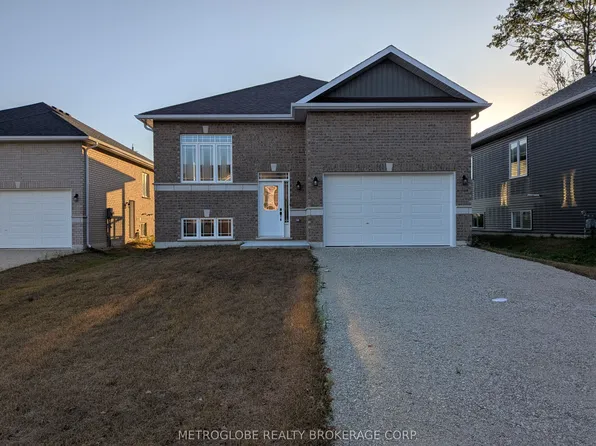 4 Joanne Cres S, Wasaga Beach, ON L9Z 0S2