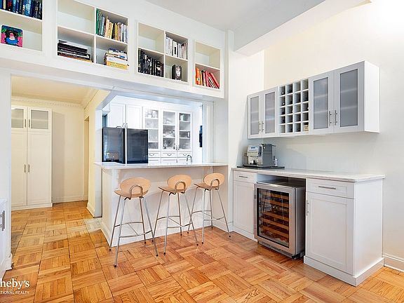 2nd image of 320 E 42nd St APT 110