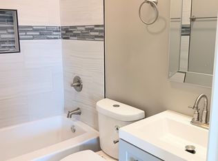 3802 Main St #2R, East Chicago, IN 46312