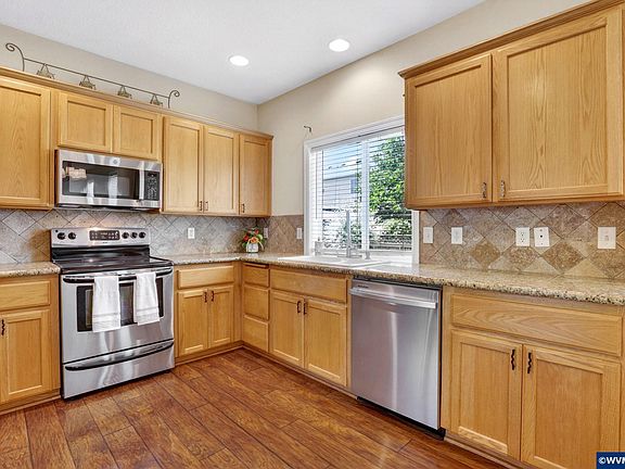 2nd image of 2571 Graystone Dr
