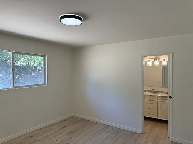 15077 Adams Dr — Photo 16