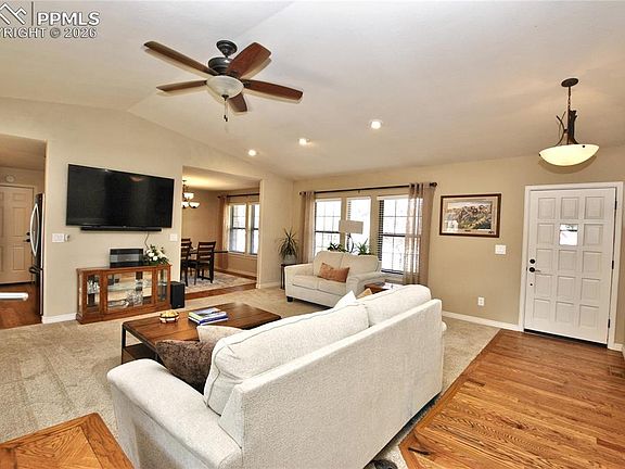 4th image of 3255 Wesley Ln
