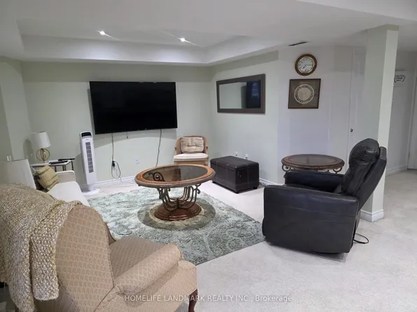1160 Windgrove Sq, Pickering, ON L1X 2S6