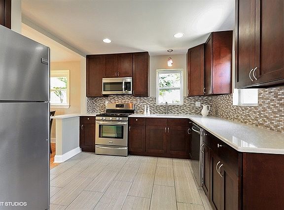 2nd image of 2623 Atlantic St