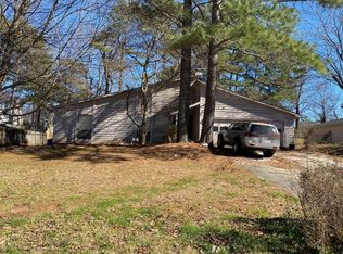 1043 Park Forest Dr, Lilburn, GA