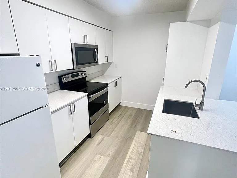 15201 SW 80th St #205 — Photo 3