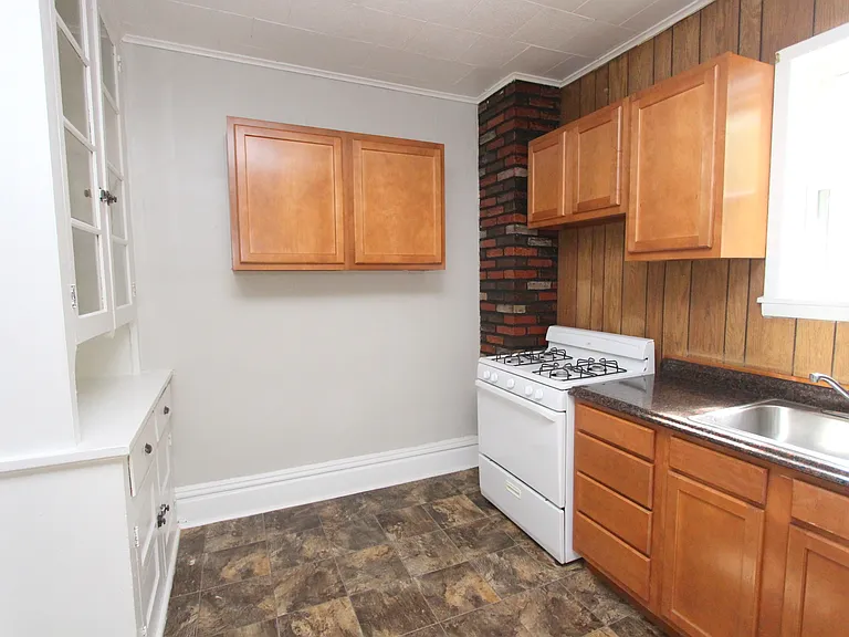 2617 Shady Ave — Photo 3