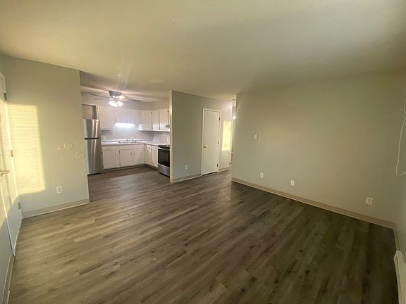 3rd image of 1600 Linden St #17