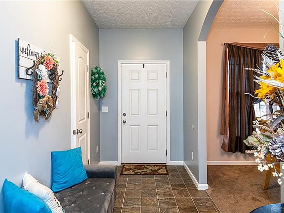 4th image of 4016 Spicebush Dr
