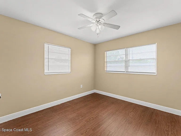1833 Jackson Ave — Photo 19