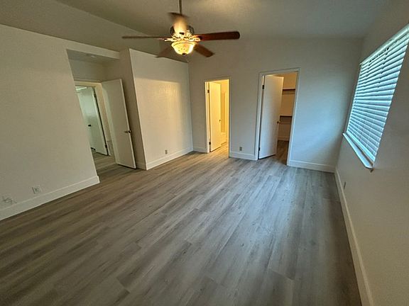 4th image of 1136 W Damron Ave