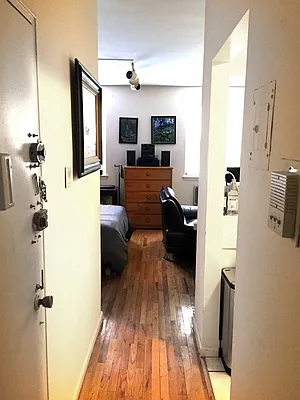 Rented by Francine Realty | media 15