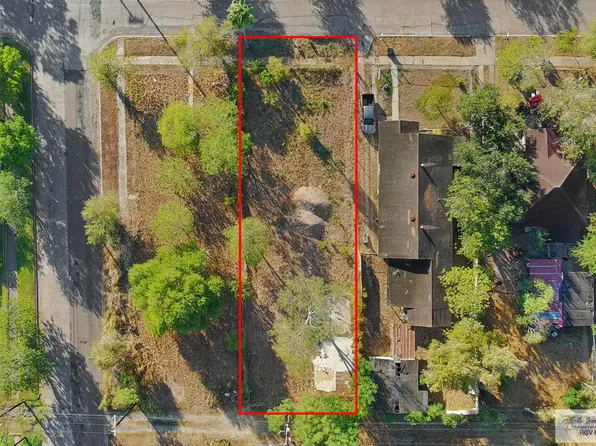 318 S Crockett St, San Benito, TX 78586