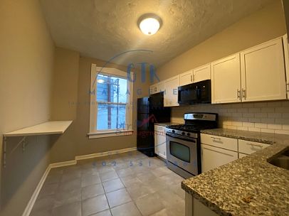2nd image of 3-120 N 30th St APT 3