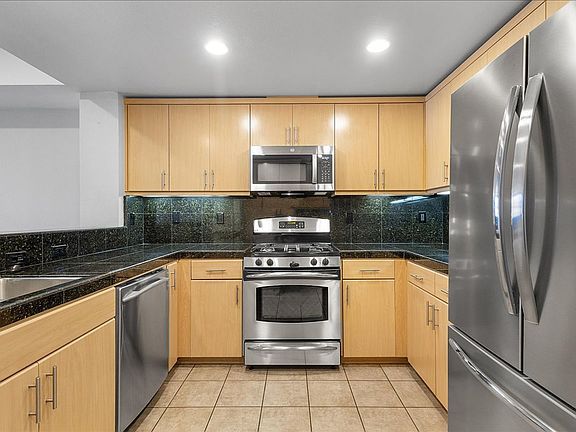 5th image of 2921 Glascock St #122