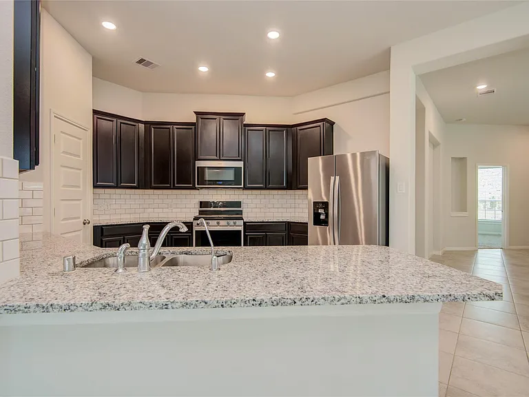 2425 Temple Crag Dr — Photo 12