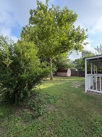 305 Stone Park — Photo 9