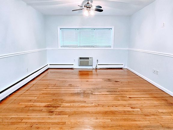 4th image of 7 Oakcrest Rd APT 6