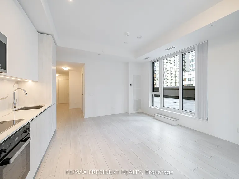 400 King St W #808 — Photo 27