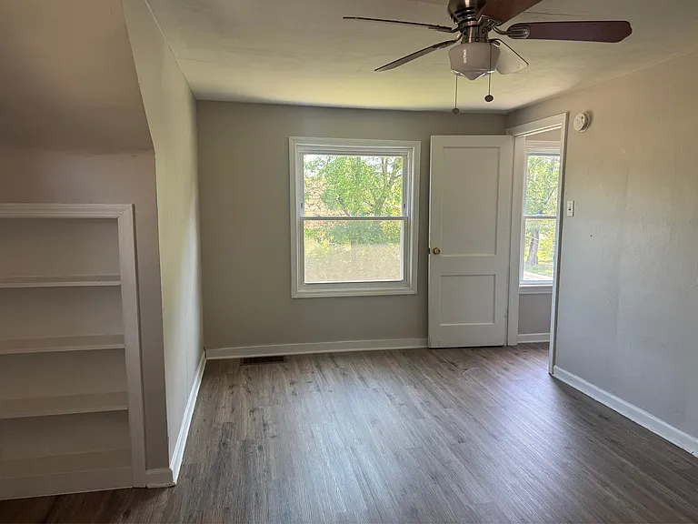 3117 Louise St — Photo 11