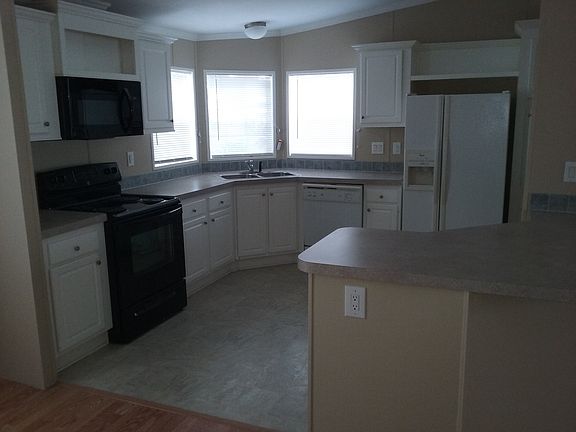 4th image of 4905 NW 1st Ave