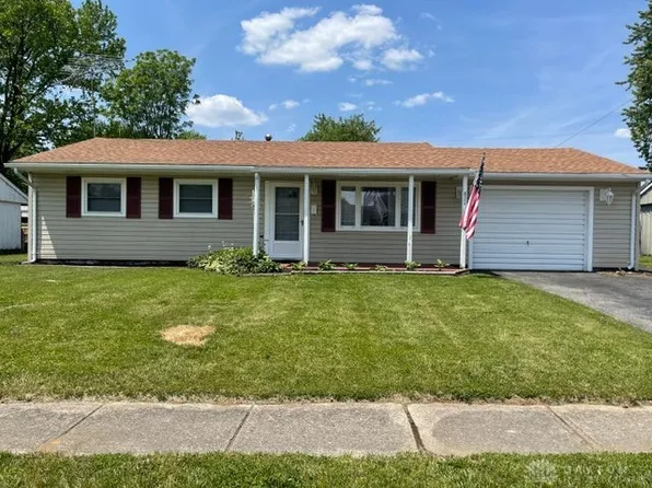 911 Hedwick St, New Carlisle, OH 45344