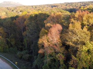 880 Mountain View Cir, Stone Mountain, GA 30083