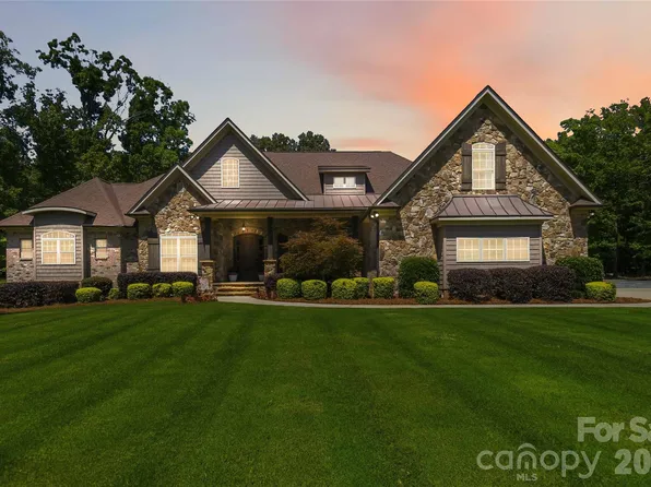 1017 Biggers Farm Ct, Indian Trail, NC 28079