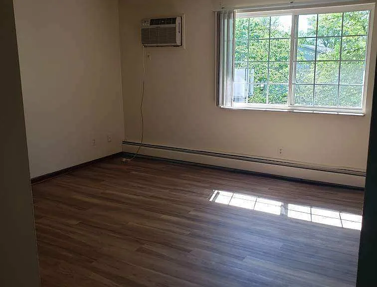 1347 Vineland Ct SE #1347 — Photo 2