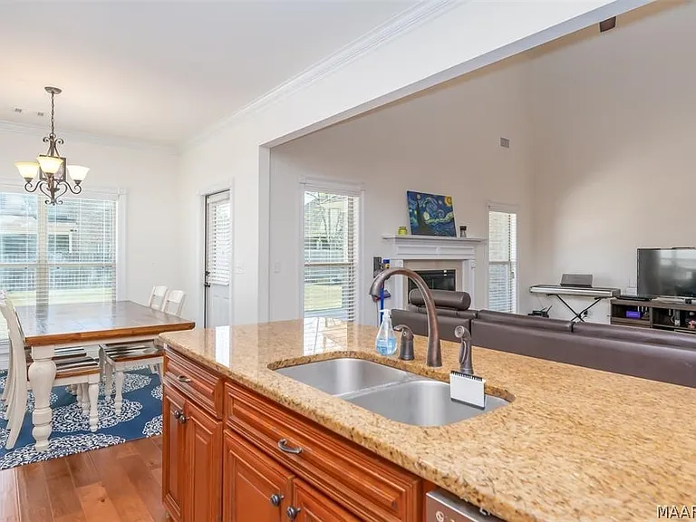 1035 Haylee Brook Ln — Photo 9