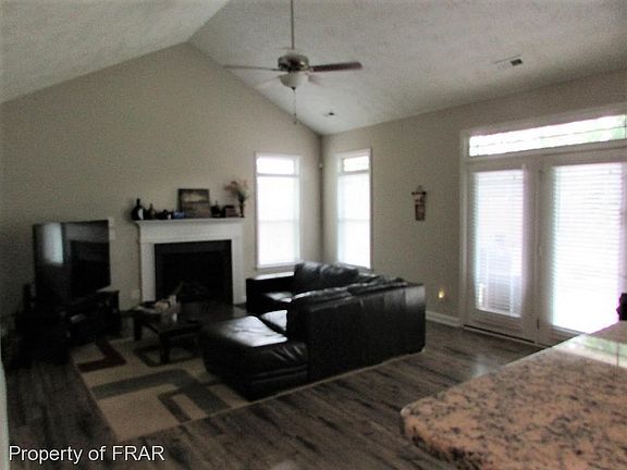 Family rm Vaulted ceilings