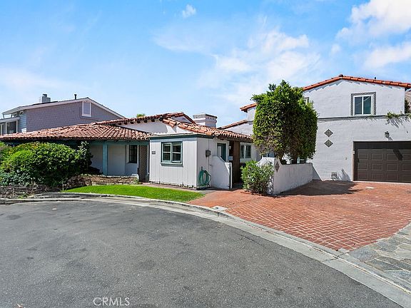 2nd image of 52 Emerald Bay