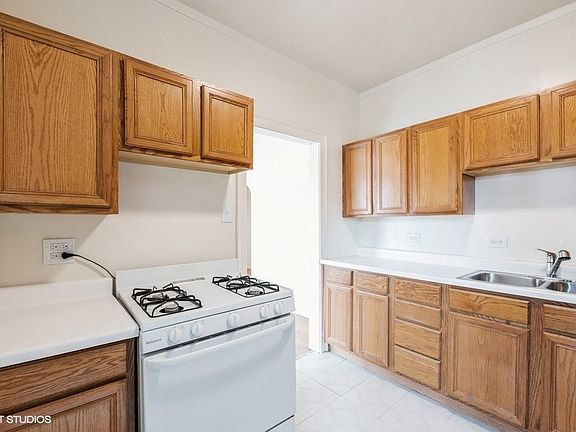 3rd image of 1123 W Washington Blvd APT 2F