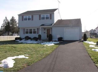 612 Ivyland Rd, Warminster, PA 18974